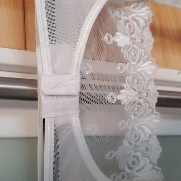 Axami bra and garter set - Picture 4 of 8